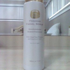 KEDMA FOAMING FACIAL SCRUB-DEAD SEA MINERALS&VITAMINS C&E-6.1 fl oz / 180 ml-NEW